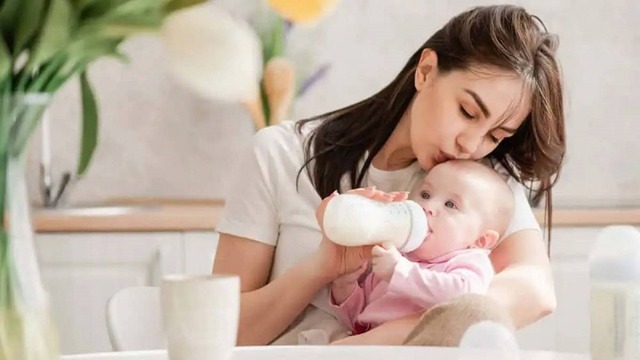 cách cải thiện vòng 1 sau sinh cai sữa cho bé